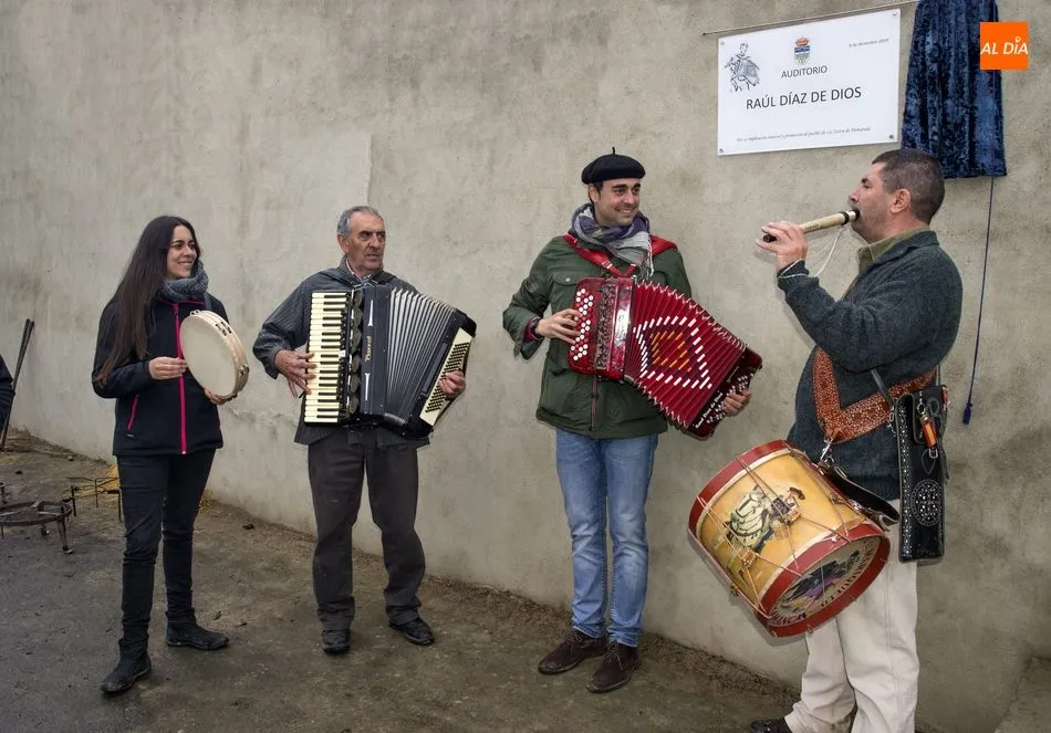 Foto 4 - La lluvia agua la fiesta en la Matanza Tradicional de La Zarza de Pumareda  