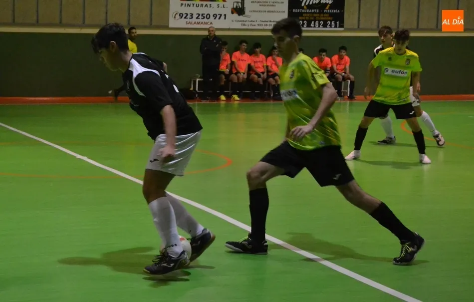 Foto 6 - El III Juvenil corta ante el Cu&eacute;llar su racha de derrotas gracias a una gran segunda parte  