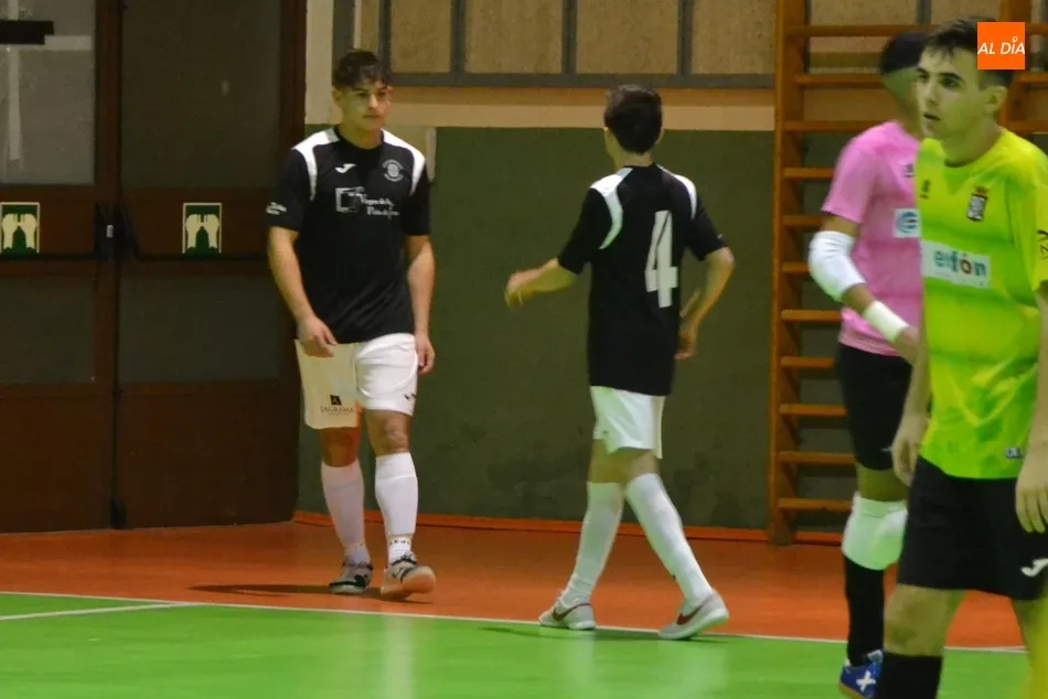 Foto 11 - El III Juvenil corta ante el Cu&eacute;llar su racha de derrotas gracias a una gran segunda parte  