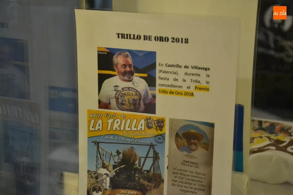 Foto 6 - Inaugurada la exposici&oacute;n con las camisetas televisivas, y mucho m&aacute;s, de Jos&eacute; Pinto  
