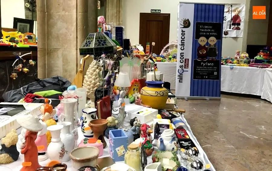 Foto 11 - Descuentos del 50% en los art&iacute;culos del mercadillo ben&eacute;fico de Pyfano