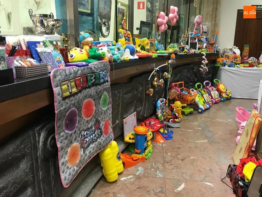 Foto 3 - Descuentos del 50% en los art&iacute;culos del mercadillo ben&eacute;fico de Pyfano