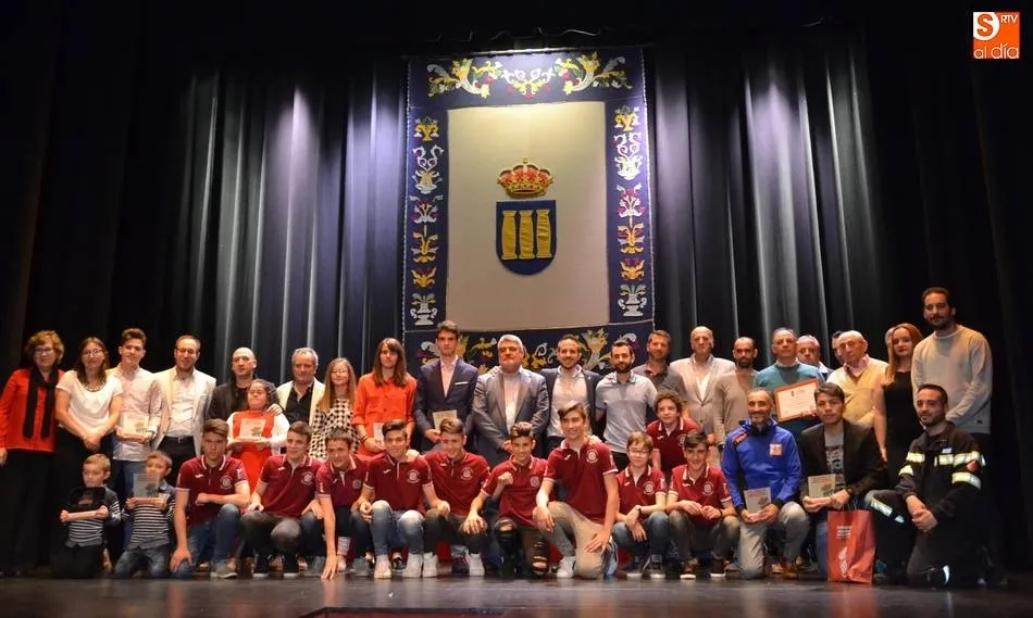 Foto de familia de los premiados de la Gala del año pasado