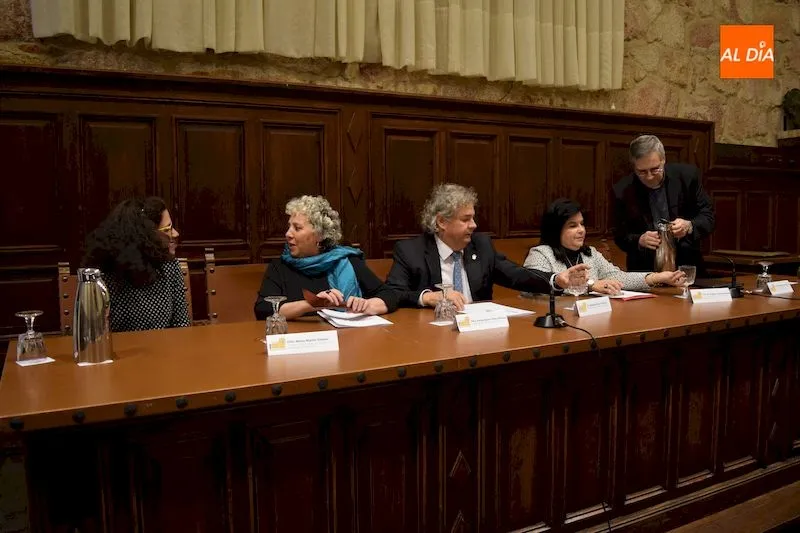 Foto 10 - Salamanca acoge la lectura de la carta de los Derechos Humanos