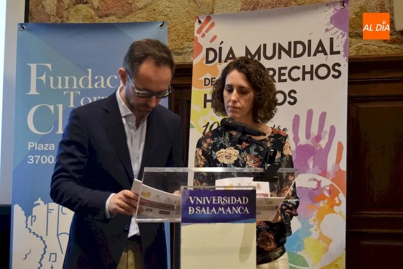 Foto 4 - Salamanca acoge la lectura de la carta de los Derechos Humanos