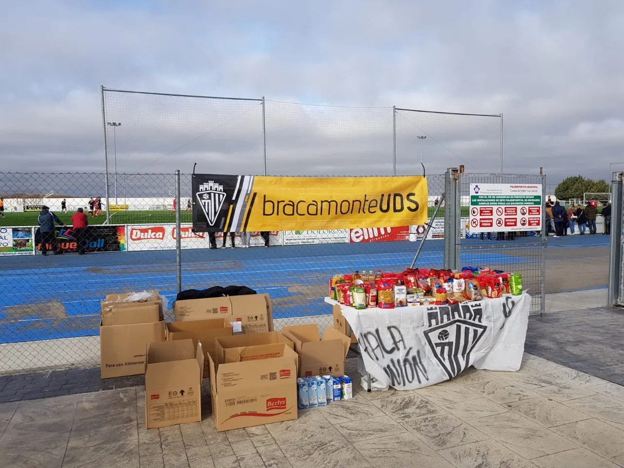 Foto 4 - La pe&ntilde;a Bracamonte UDS organiza un partido solidario contra los veteranos de la UDS el 21 de...