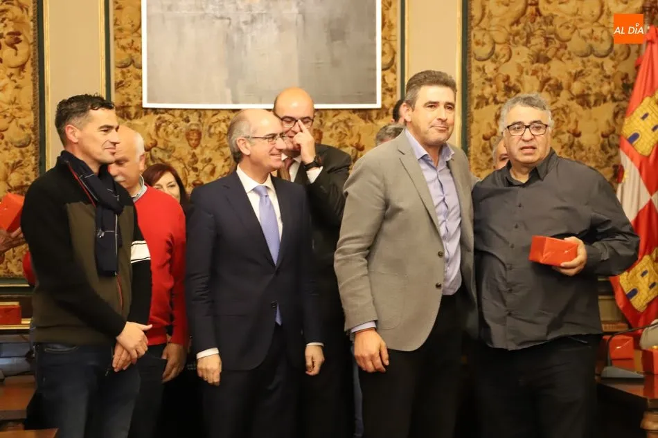 Foto 4 - Emotivo homenaje de la Diputaci&oacute;n a sus 22 trabajadores jubilados este a&ntilde;o