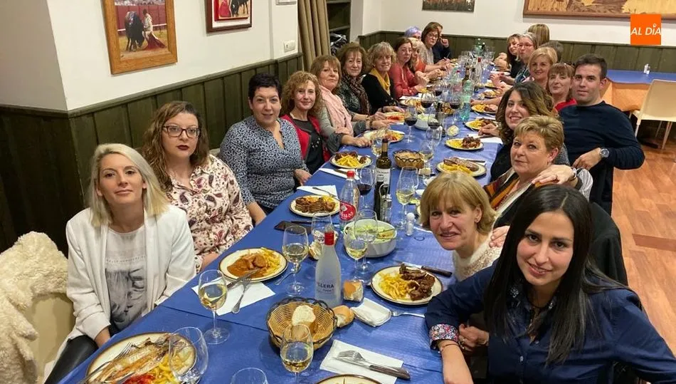 Comida de Navidad de las empleadas en la residencia municipal de mayores de Vitigudino  