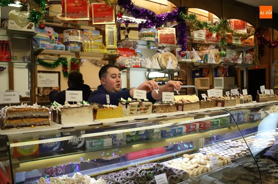 Pastelería La Teresiana se ubica en la Plaza Mayor de Alba de Tormes