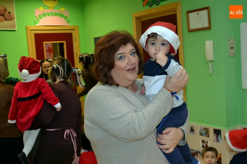 Foto 3 - Visitas y sorpresas para dar la bienvenida a la Navidad en el CEIP Gloria Fuertes
