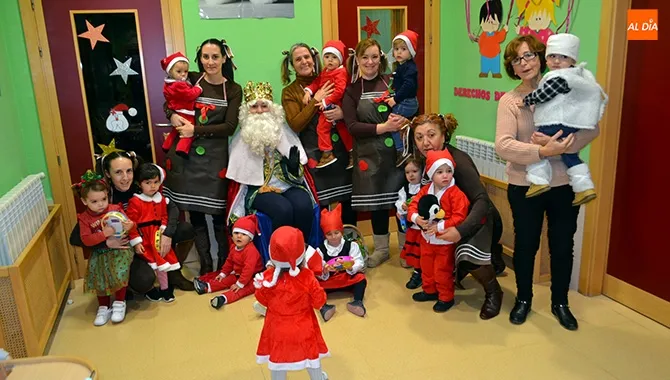 El CEIP celebraba una fiesta para dar la bienvenida a la Navidad