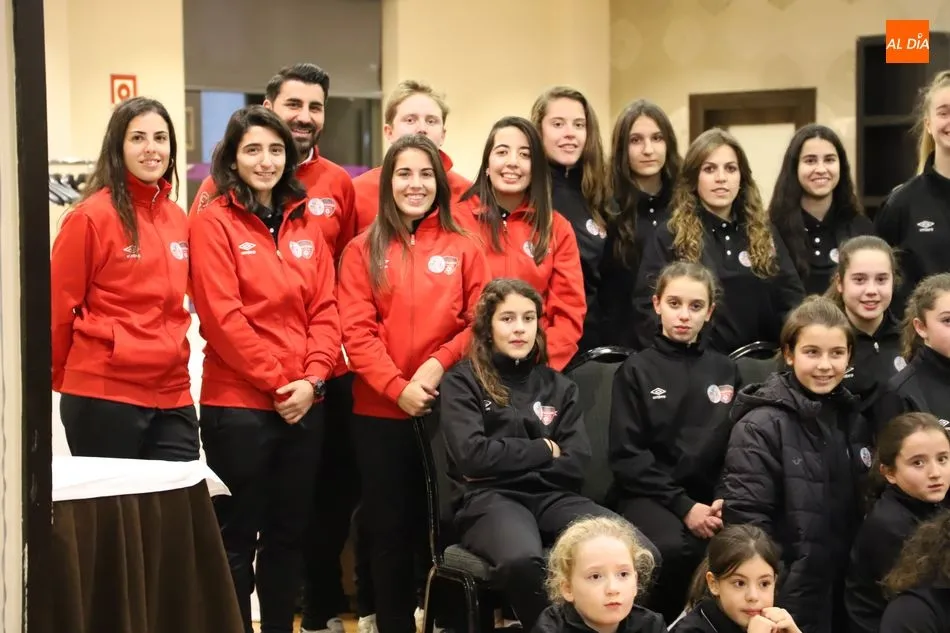 Foto 2 - El Salamanca UDS Femenino presenta a todos sus equipos