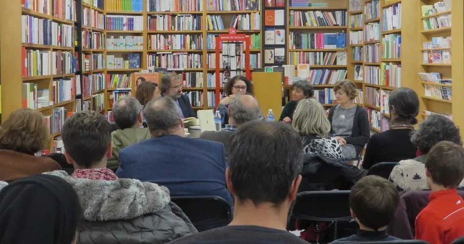 Foto 7 - Exitosa presentaci&oacute;n de &lsquo;Nubes&rsquo;, atractiva antolog&iacute;a hispanoamericana