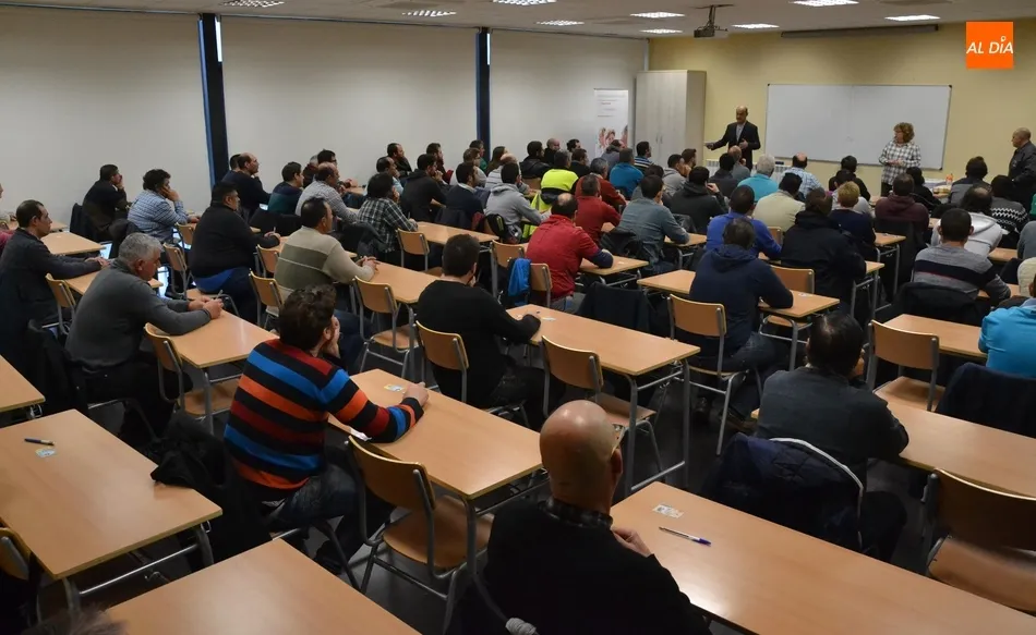 Un total de 75 personas se presentan al primer examen para ser Peón de Jardines del Ayuntamiento  
