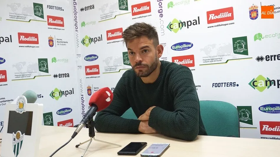 Jesús Muñoz tras el entrenamiento de esta mañana en el Municipal de Guijuelo