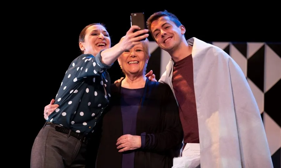 María Garralón, Raquel Infante y Víctor Palmero en una escena de esta obra