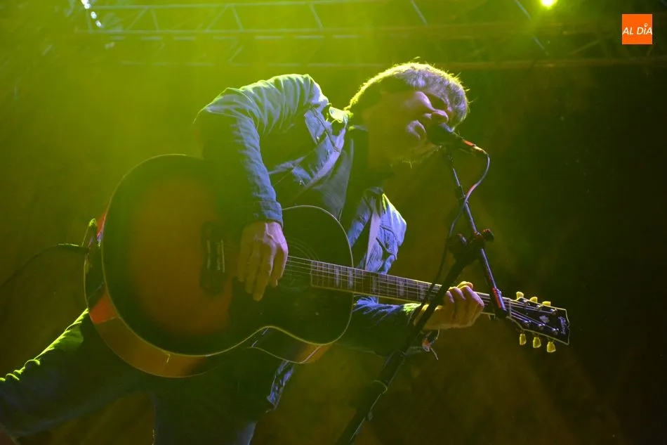 Foto 4 - Despistaos, Luc Loren, Alexander Som, Yasiris y Robert Morr ponen el ritmo a la fiesta  