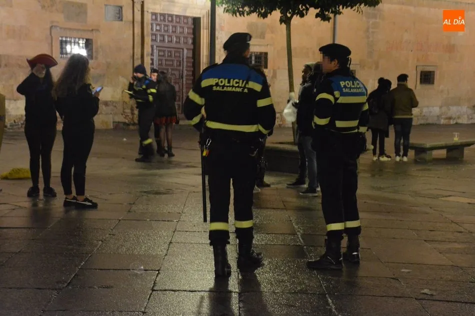 Foto 5 - Identificaciones e intervenciones policiales en diversas zonas del centro por los botellones