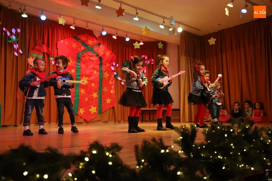 El Colegio San Juan Bosco celebra su festival de Navidad