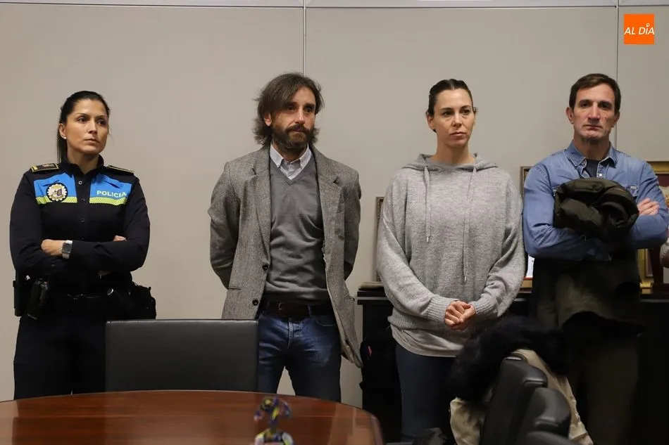 Foto 4 - El alcalde destaca la labor de la Unidad de Mujeres, Mayores y Menores de la Polic&iacute;a Local