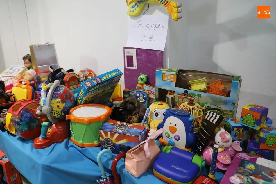 Foto 8 - El mercadillo solidario de la Fundaci&oacute;n Fundaneed abre sus puertas