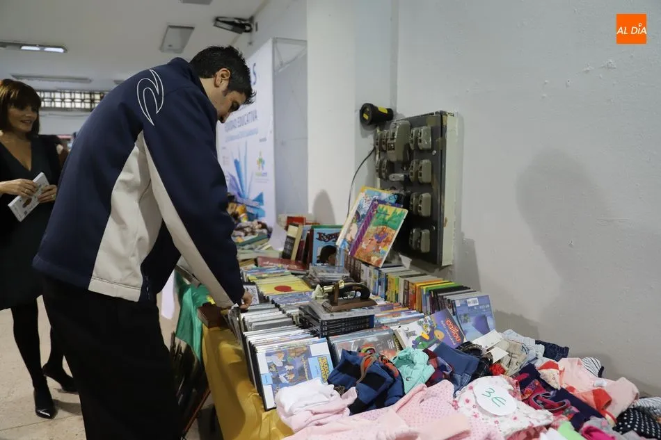 Foto 4 - El mercadillo solidario de la Fundaci&oacute;n Fundaneed abre sus puertas