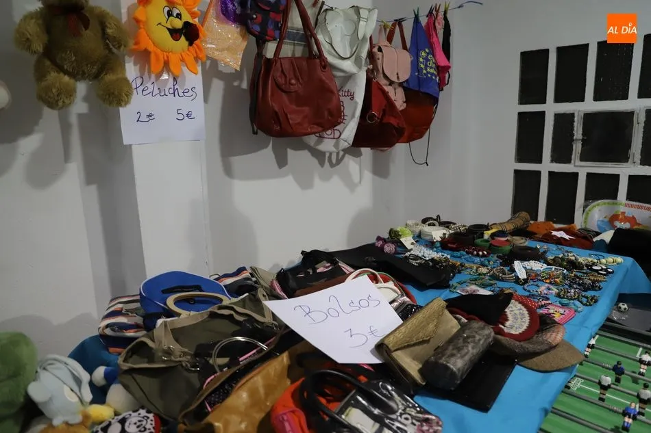 Foto 5 - El mercadillo solidario de la Fundaci&oacute;n Fundaneed abre sus puertas