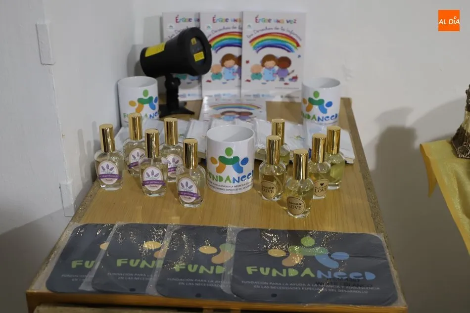 Foto 6 - El mercadillo solidario de la Fundaci&oacute;n Fundaneed abre sus puertas