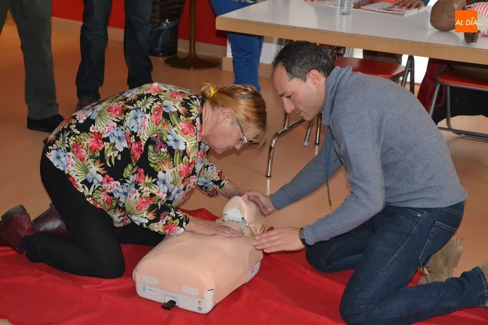 Cruz Roja imparte un curso de Reanimación Cardiopulmonar  