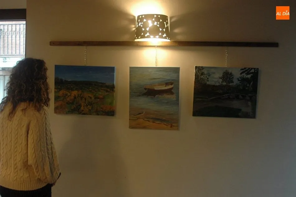 Foto 3 - Jos&eacute; Manuel Guarido expone parte de su obra pict&oacute;rica en la cafeter&iacute;a El Trastero de Vitigudino