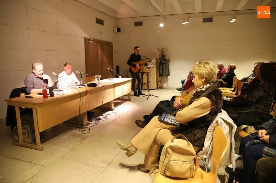 Foto 3 - Jos&eacute; Luis S&aacute;nchez Iglesias da a conocer su obra &lsquo;La Calleja&rsquo;