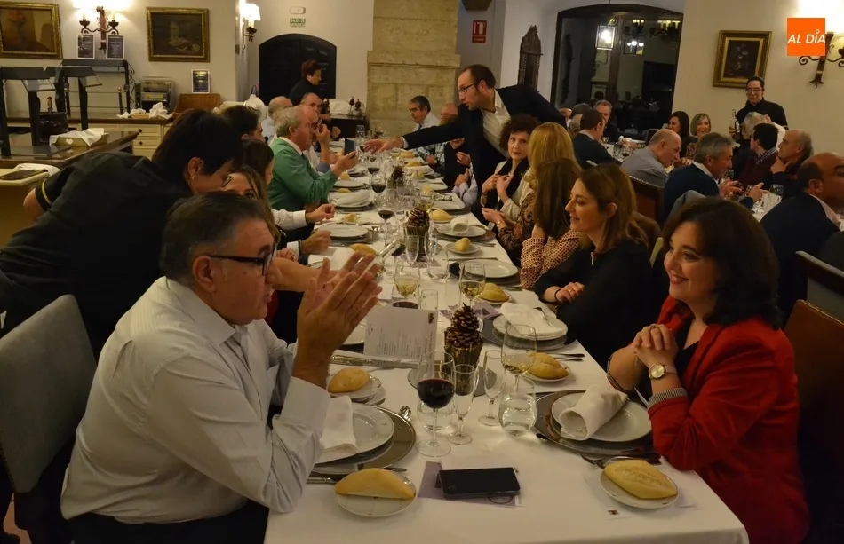 Foto 4 - Trabajadores y concejales del Ayuntamiento se van de cena navide&ntilde;a conjunta  