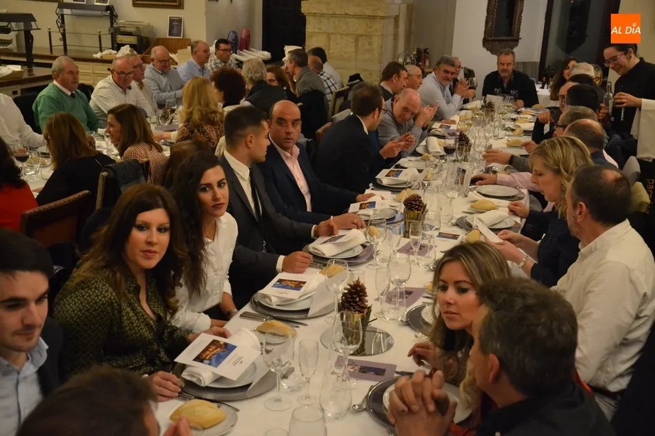 Foto 2 - Trabajadores y concejales del Ayuntamiento se van de cena navide&ntilde;a conjunta  