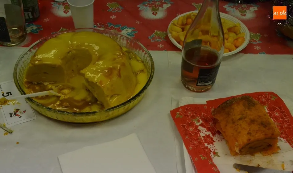 Foto 3 - La Escuela de Idiomas da la bienvenida a la Navidad con una gran comida-merienda  