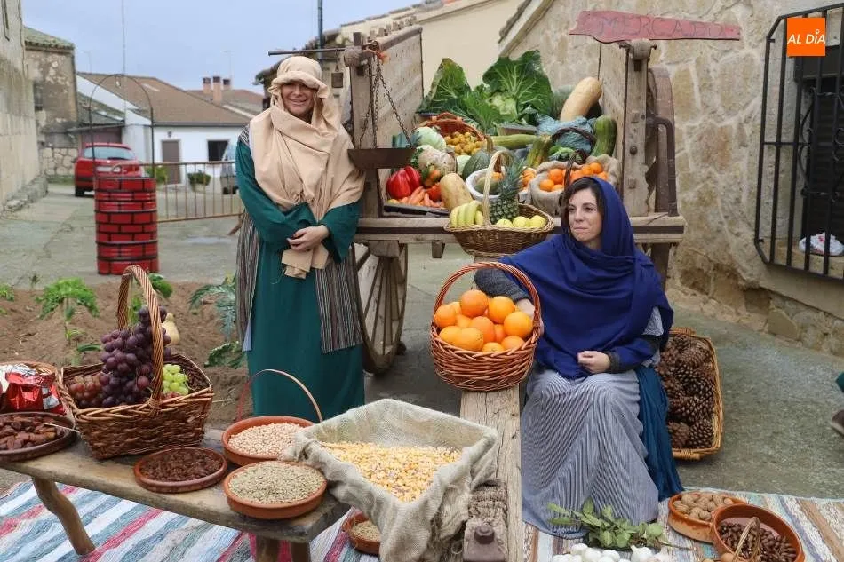 Los vecinos de Rollán anticipan la Navidad con un vistoso belén viviente