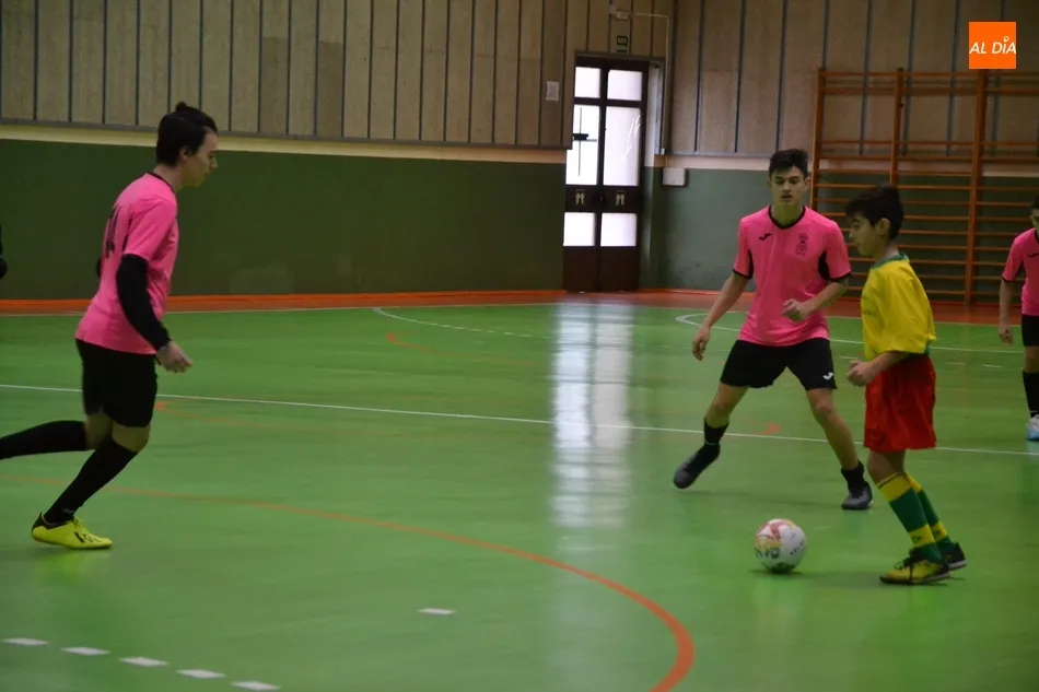 Foto 7 - #M [14|15 DIC] El Ciudad Rodrigo masculino de basket logra su primer triunfo en el Trofeo...