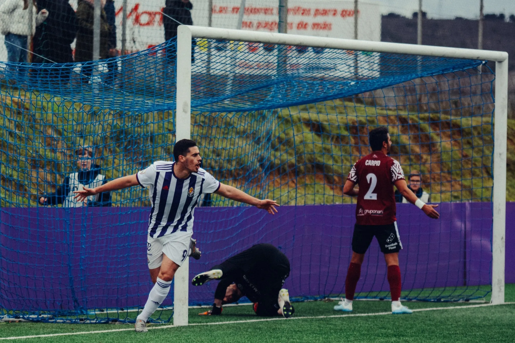 Foto 2 - Dos errores de Crespo y One matan al Salamanca UDS en Valladolid (3-0)