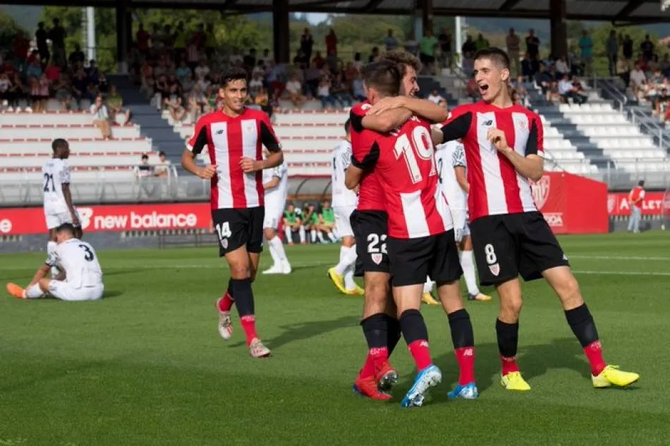El Salamanca UDS, abatido tras recibir un gol en Lezama