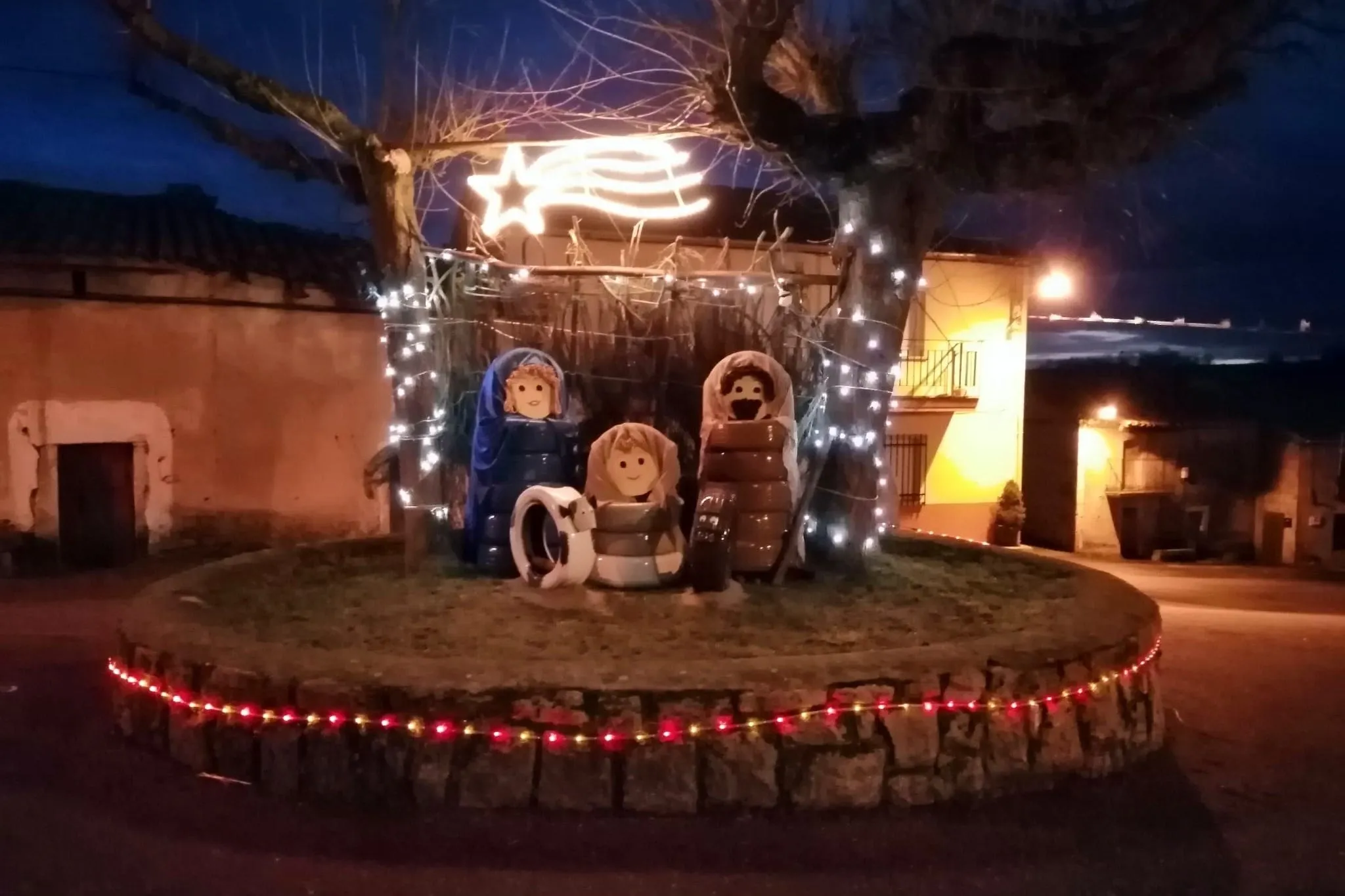 Foto 2 - En Cabeza del Caballo ya viven la Navidad  