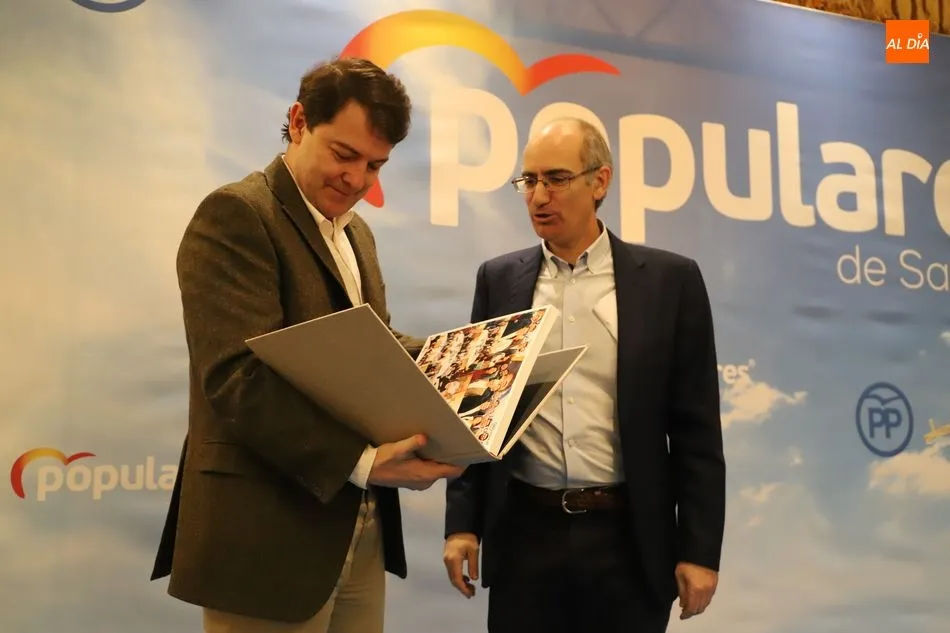Foto 9 - Ma&ntilde;ueco afirma que &ldquo;el PP est&aacute; del lado correcto, con los que creen en Espa&ntilde;a y pactan...