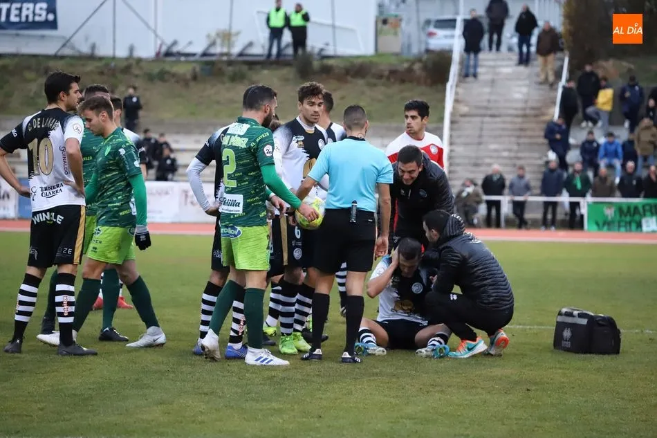 Foto 6 - El &lsquo;derbi de las necesidades&rsquo; a&uacute;pa a Unionistas y deja tocado al Guijuelo (2-1)