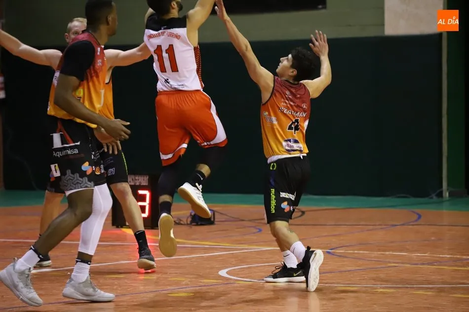 Foto 10 - El Aquimisa Carbajosa logra su d&eacute;cimo triunfo consecutivo (89-62)