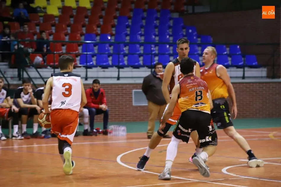 Foto 7 - El Aquimisa Carbajosa logra su d&eacute;cimo triunfo consecutivo (89-62)