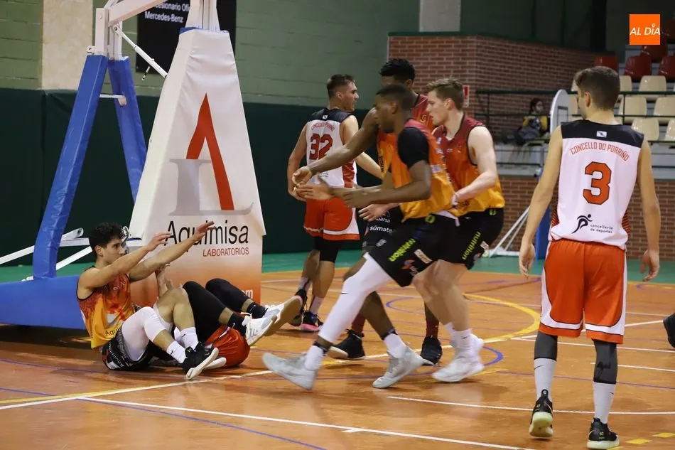 Foto 6 - El Aquimisa Carbajosa logra su d&eacute;cimo triunfo consecutivo (89-62)