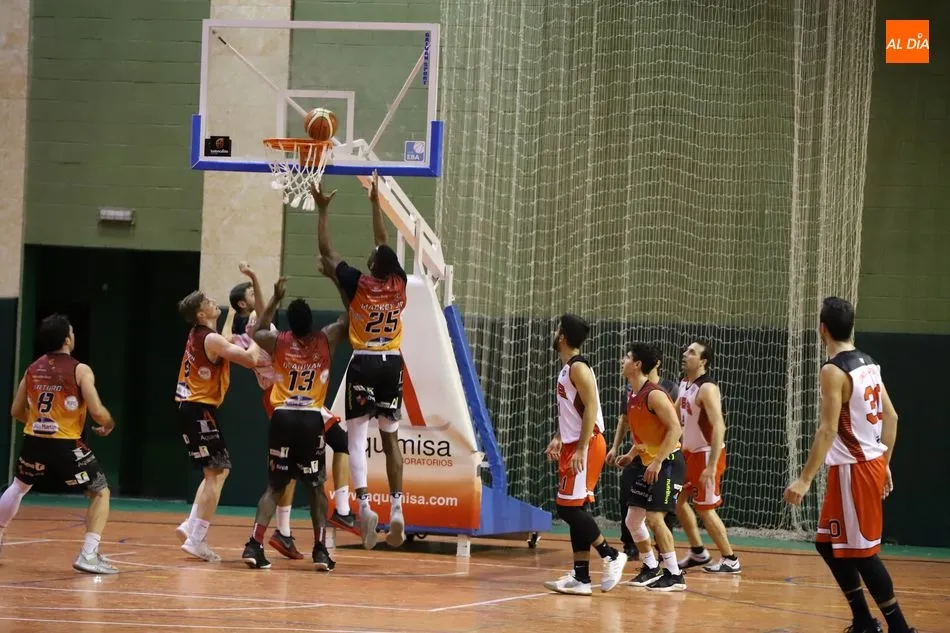 Foto 5 - El Aquimisa Carbajosa logra su d&eacute;cimo triunfo consecutivo (89-62)