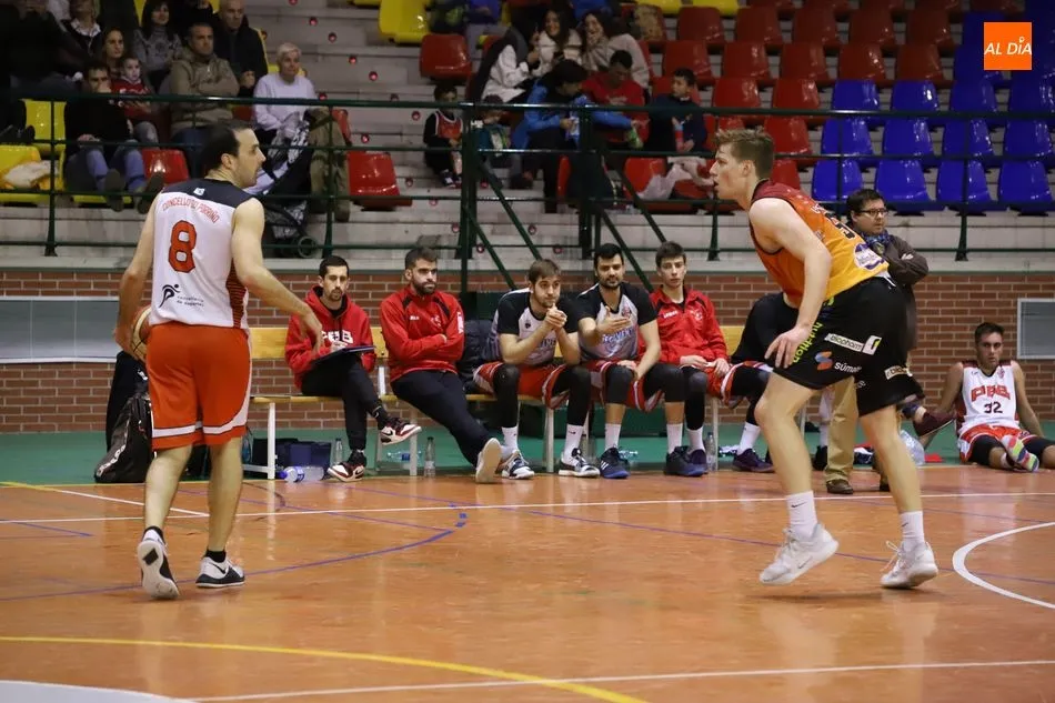 Foto 2 - El Aquimisa Carbajosa logra su d&eacute;cimo triunfo consecutivo (89-62)