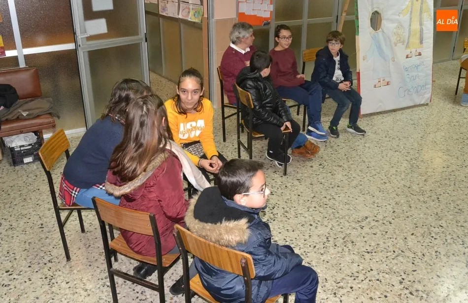 Foto 5 - La Parroquia de San Crist&oacute;bal calienta la llegada de la Navidad con una fiesta de familias  