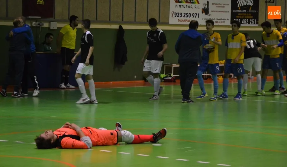 El III Juvenil se queda al borde de una épica remontada en un tenso derby ante el FS Salamanca  