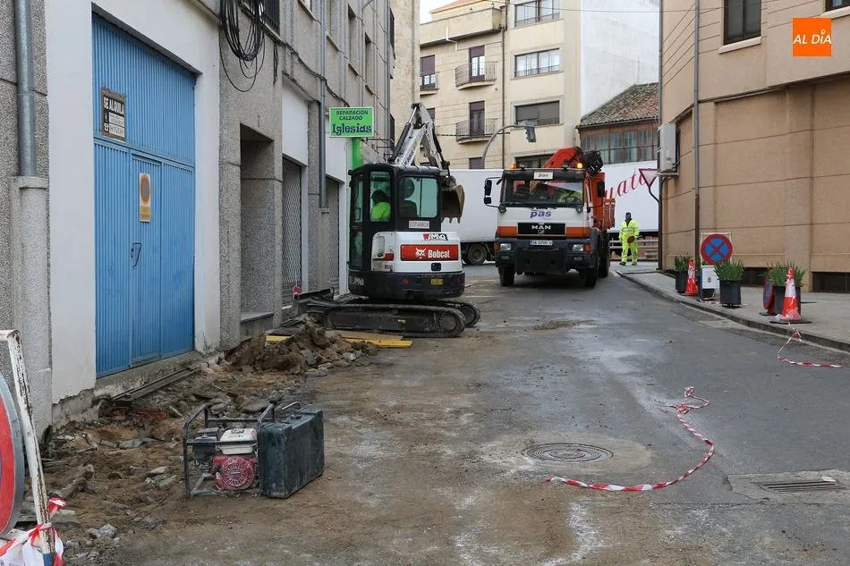 Foto 4 - El Ayuntamiento contin&uacute;a con trabajos de mejora en la localidad