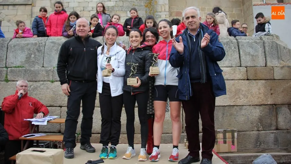 Javier Sanjustiniano y Verónica Sánchez, vencedores de la Carrera del Turrón en Vitigudino  